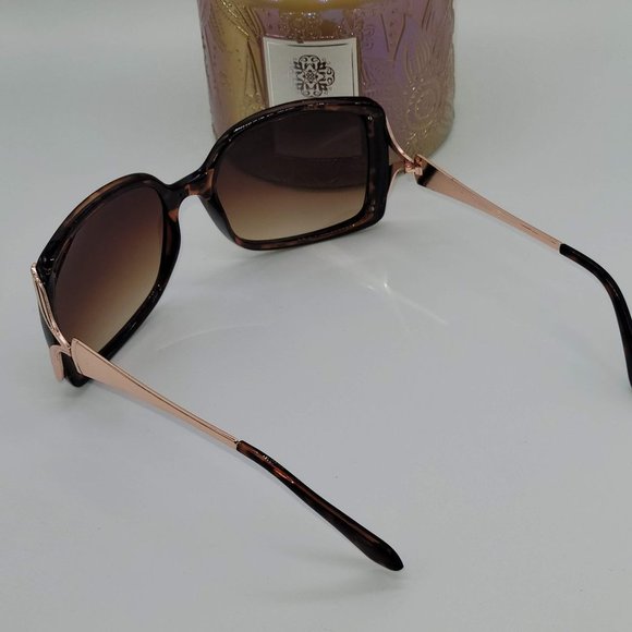 Eazy Breezy Woman's Sunglasses - Picture 4 of 8